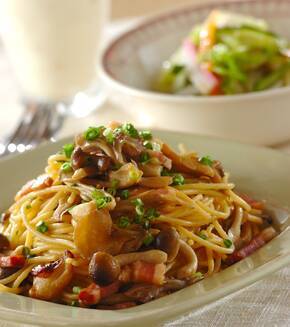 ニンニク香る！キノコとベーコンの和風パスタの献立