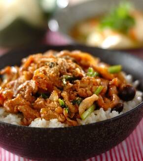 豚プルコギ丼の献立