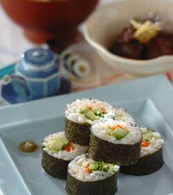 サーモンとアボカドの巻き寿司