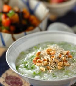 七草粥（七草がゆ）・カリカリジャコのせ