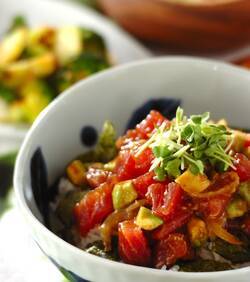 簡単！マグロとアボカドのハワイ風アヒポキ丼