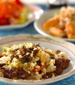 牛肉と野菜のソース炒め