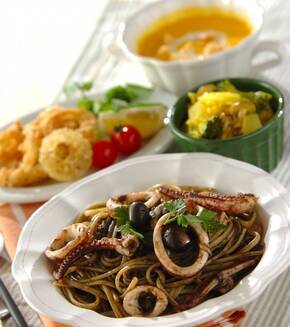 イカスミスパゲティーの献立