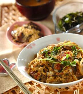 ウナギの卵とじ丼の献立