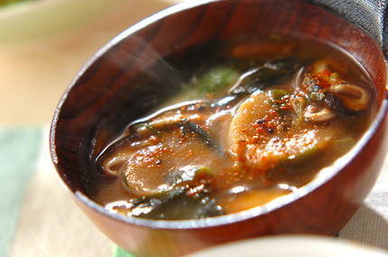 ワカメとお麩のみそ汁