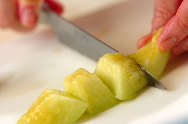 メロンのヨーグルトドリンクの作り方の手順1