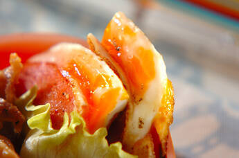 半月ハムエッグ