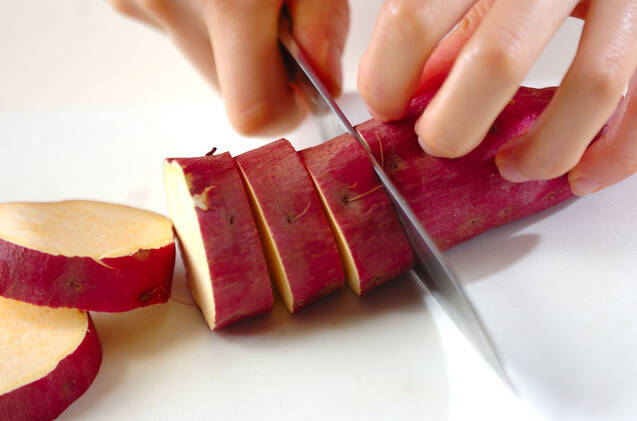 サツマイモの煮物の作り方の手順1