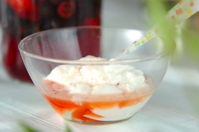 イチゴ＆ブルーベリーのベリービネガー