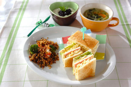 レンジ卵サンドトーストランチ