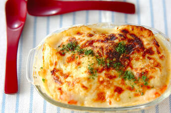 ホタテとエビ、長芋の豆乳みそ和風グラタン