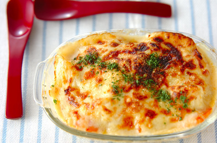 ホタテとエビ、長芋の豆乳みそ和風グラタン