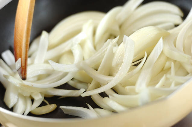 牛肉とキノコの赤ワイン煮の作り方の手順2