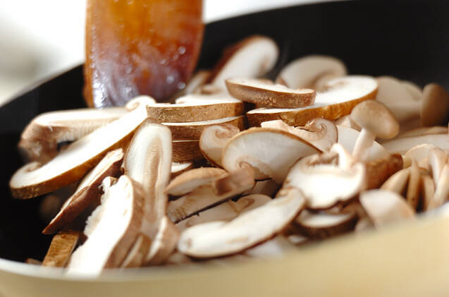 牛肉とキノコの赤ワイン煮の作り方の手順3