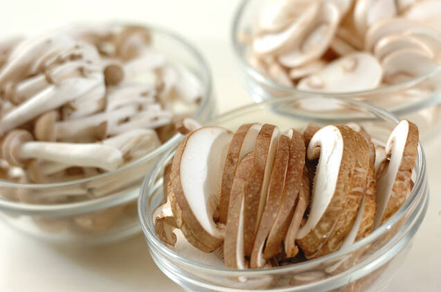 牛肉とキノコの赤ワイン煮の作り方の手順1