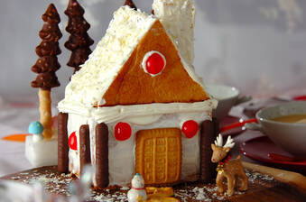 食パンで簡単！ヘクセンハウス風クリスマスサンタのお家ケーキ
