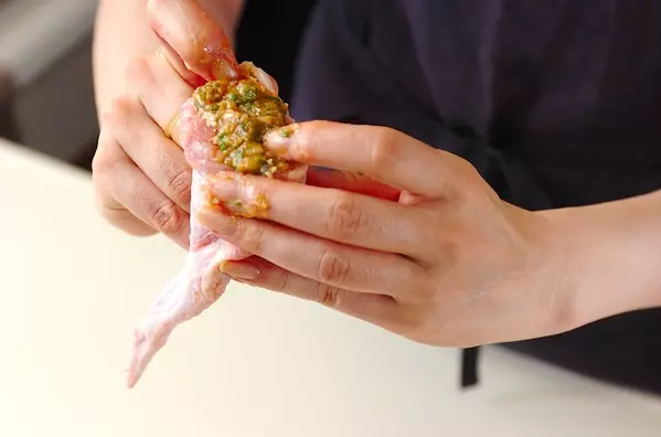 やみつき手羽餃子の作り方1