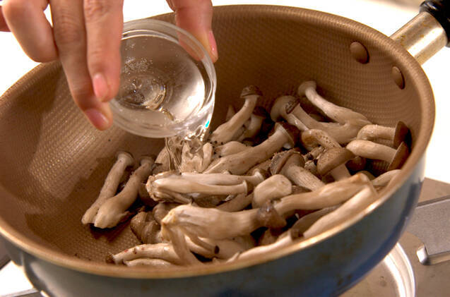 イカと砂肝の炒め物の作り方の手順3