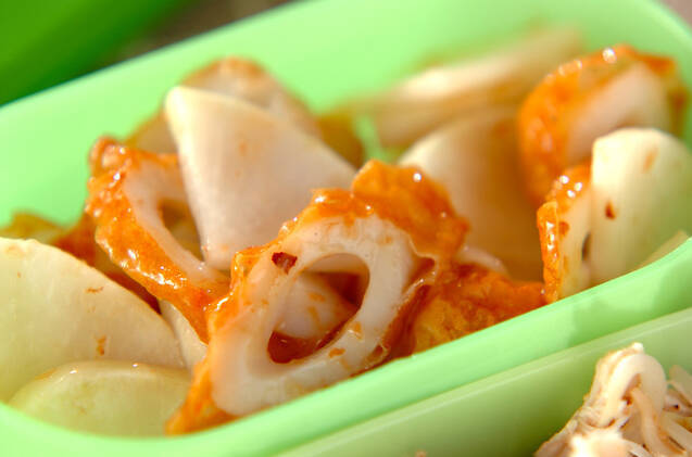 大根とちくわの梅肉和え