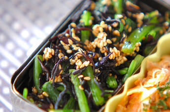 ヒジキとホウレン草のゴマ和え