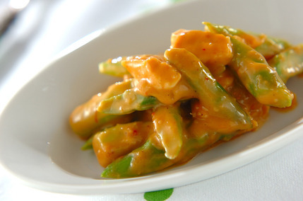 アスパラのピリ辛ゴマみそ和え