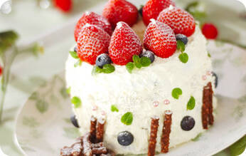 森のイチゴケーキ