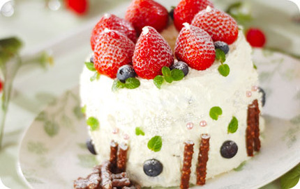 森のイチゴケーキ