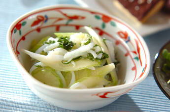 セロリとイカのショウガサラダ