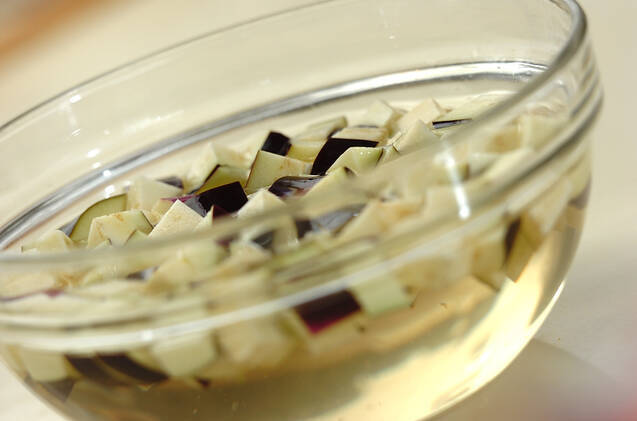 ラタトゥイユペンネのワンポットパスタの作り方の手順1