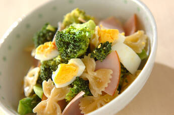 ブロッコリーとパスタのサラダ