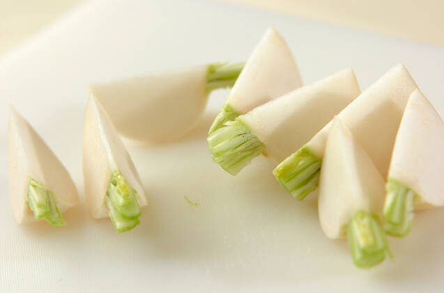 カブとソーセージのソテーの作り方の手順1