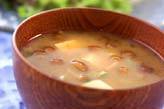 ナメコと豆腐のみそ汁
