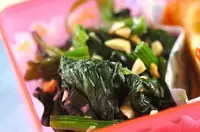 ホウレン草のピーナッツ和え