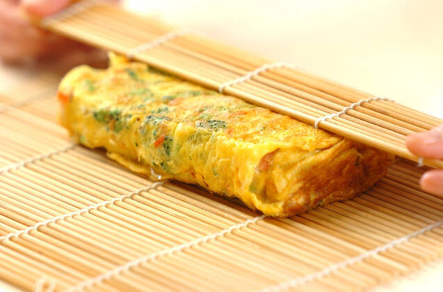 カニ風味カマボコ入りだし巻き卵の作り方の手順6