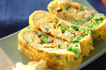 カニ風味カマボコ入りだし巻き卵