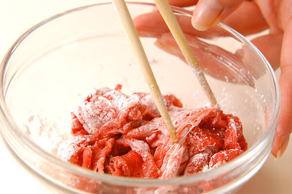 牛肉のエスニック炒めの作り方の手順1