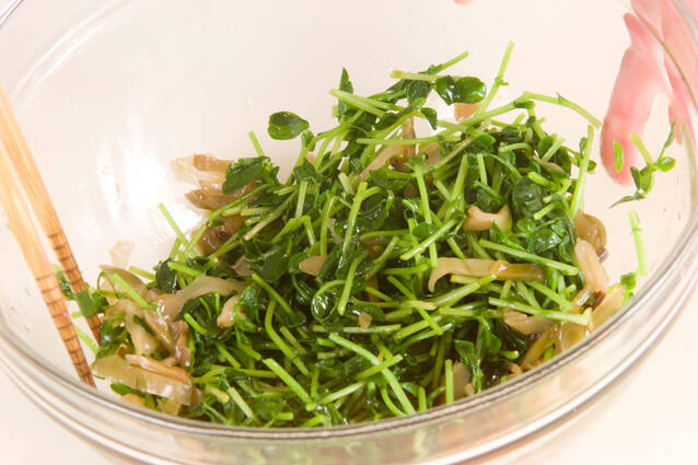 豆苗とザーサイのサラダの作り方の手順4