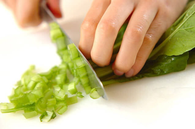 小松菜のオープンオムレツの作り方の手順1
