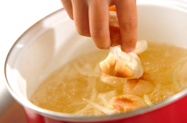 麩と玉ネギのみそ汁の作り方の手順6