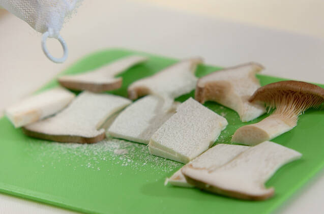 厚揚げステーキ～キノコソース～の作り方の手順1