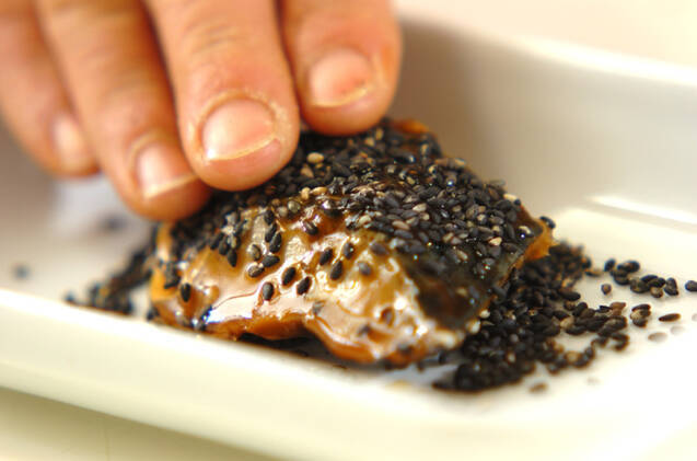煮魚のゴマ焼きの作り方の手順1