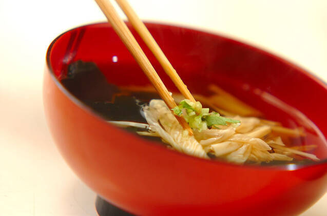 湯葉とワカメのお吸い物の作り方の手順3
