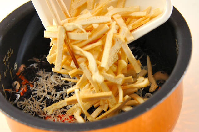 キノコ入り炊き込みご飯の作り方の手順8