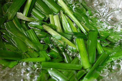 ニラのゴマ和えの作り方の手順2