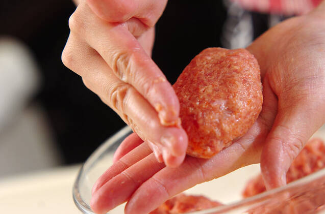 ふっくら蒸し焼きデミグラスハンバーグの作り方の手順6