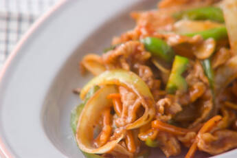 豚肉のケチャップ炒め