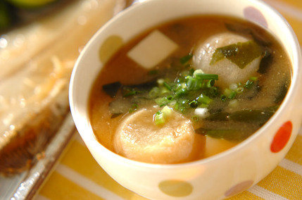 ワカメと麩のみそ汁