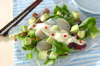 ホタテとアボカドのマヨソースカルパッチョ