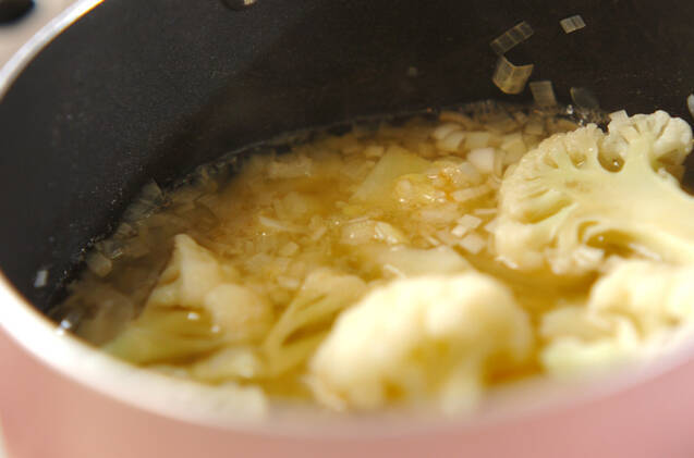 カリフラワーのホワイトスープの作り方の手順5