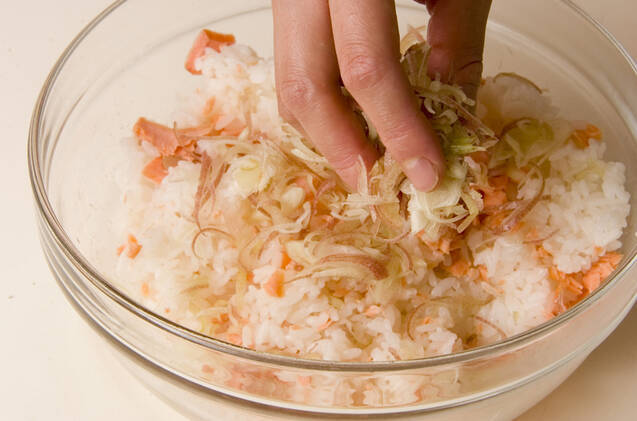 ミョウガの混ぜご飯の作り方の手順2